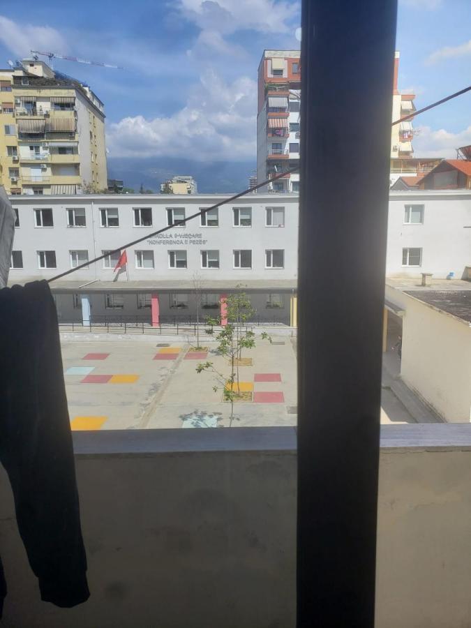 Hostel Split Rock Tirana Exterior foto